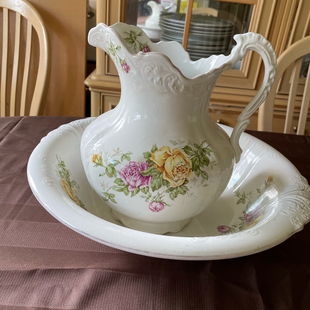 Buffalo pottery